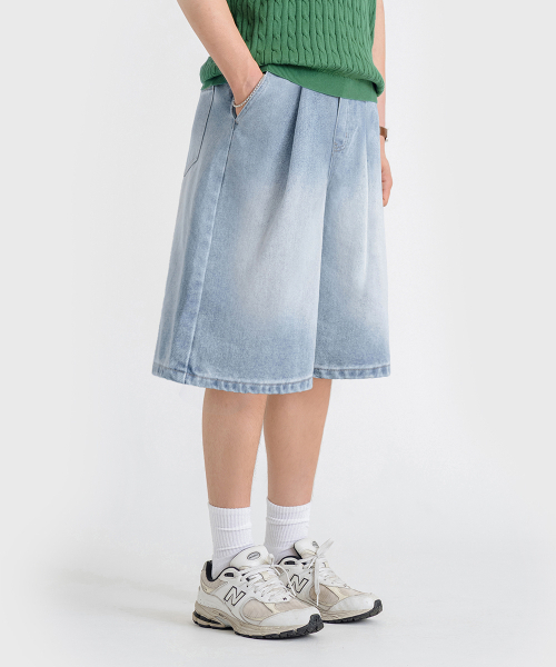 LEMAIN SECOND（リメインセカンド）の「バミューダワイドツータックデニムバンディングショーツ[ライトブルー]（その他パンツ・レディース・その他・MEDIUM/SMALL/LARGE）」の2枚目の写真