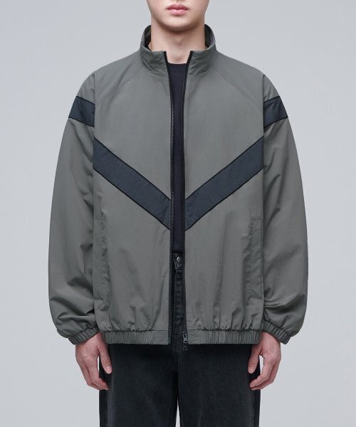 MUSINSA STANDARD（ムシンサスタンダード）の「ARMYIPFUトラックジャケット[グレー]（ナイロンジャケット・メンズ・その他・MEDIUM/LARGE/X-LARGE/XX-LARGE）」の3枚目の写真