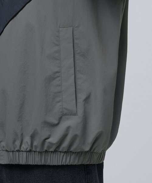 MUSINSA STANDARD（ムシンサスタンダード）の「ARMYIPFUトラックジャケット[グレー]（ナイロンジャケット・メンズ・その他・MEDIUM/LARGE/X-LARGE/XX-LARGE）」の11枚目の写真