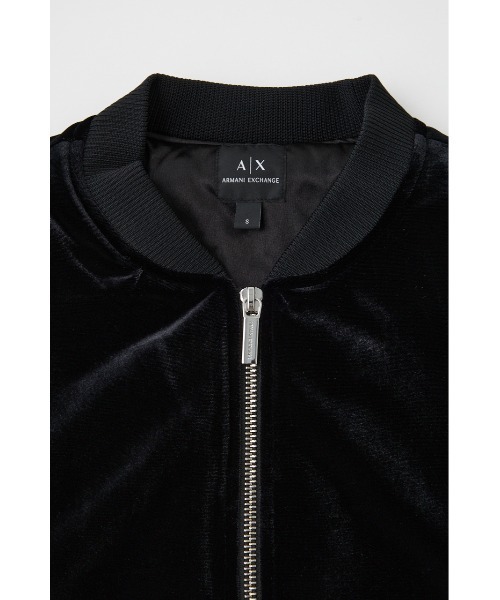 ARMANI EXCHANGE(アルマーニエクスチェンジ)の「ストレッチベルベット ブルゾンジャケット(ブルゾン・レディース・ブラック・SMALL)」の3枚目の写真