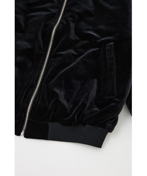 ARMANI EXCHANGE(アルマーニエクスチェンジ)の「ストレッチベルベット ブルゾンジャケット(ブルゾン・レディース・ブラック・SMALL)」の6枚目の写真