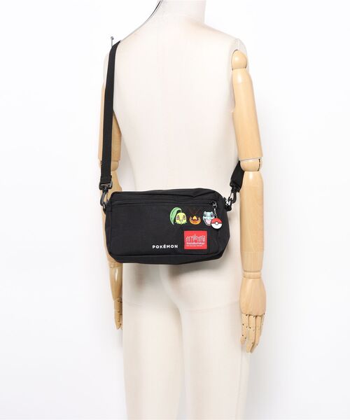 Manhattan Portage（マンハッタンポーテージ）の「Manhattan Portage/マンハッタンポーテージ ショルダーバック "ポケモン" JOGGER (L) JPN VER 2 Pokemon 25 ZA MP1404L2PKMN（ショルダーバッグ・メンズ・ブラック×レッド・FREE）」の5枚目の写真