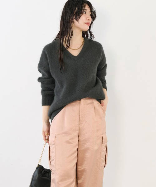 MICA&DEAL（マイカ＆ディール）の「ラクーンVネックニットプルオーバー（ニット/セーター・レディース・ライトグレー/ベージュ/チャコールグレー・FREE）」の4枚目の写真