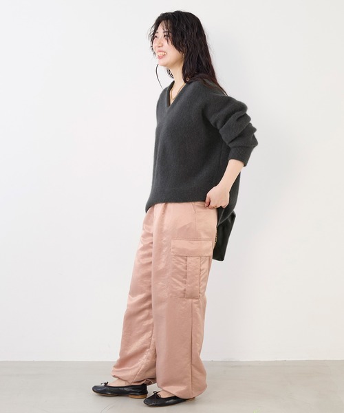 MICA&DEAL（マイカ＆ディール）の「ラクーンVネックニットプルオーバー（ニット/セーター・レディース・ライトグレー/ベージュ/チャコールグレー・FREE）」の6枚目の写真