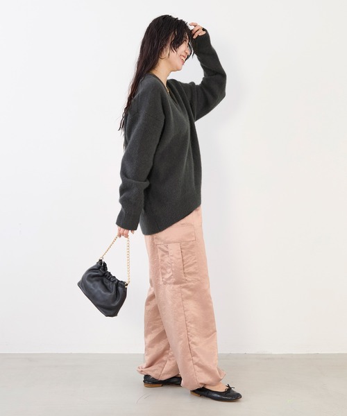 MICA&DEAL（マイカ＆ディール）の「ラクーンVネックニットプルオーバー（ニット/セーター・レディース・ライトグレー/ベージュ/チャコールグレー・FREE）」の8枚目の写真