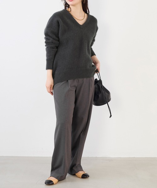 MICA&DEAL（マイカ＆ディール）の「ラクーンVネックニットプルオーバー（ニット/セーター・レディース・ライトグレー/ベージュ/チャコールグレー・FREE）」の11枚目の写真