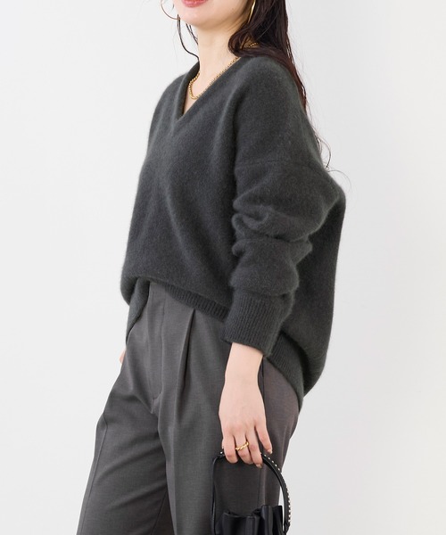 MICA&DEAL（マイカ＆ディール）の「ラクーンVネックニットプルオーバー（ニット/セーター・レディース・ライトグレー/ベージュ/チャコールグレー・FREE）」の14枚目の写真