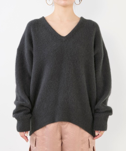 MICA&DEAL（マイカ＆ディール）の「ラクーンVネックニットプルオーバー（ニット/セーター・レディース・ライトグレー/ベージュ/チャコールグレー・FREE）」の18枚目の写真
