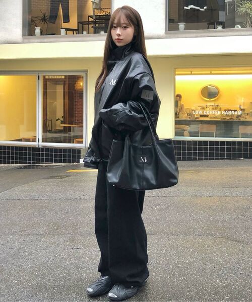 MUCENT(ムセント)の「エペ ミドル スティッチ レザー トートバッグ (男女共用)(トートバッグ・レディース・ブラック・FREE)」の12枚目の写真