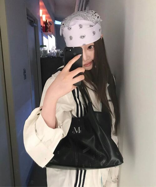 MUCENT(ムセント)の「エペ ミドル スティッチ レザー トートバッグ (男女共用)(トートバッグ・レディース・ブラック・FREE)」の16枚目の写真