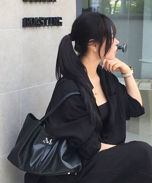 MUCENT(ムセント)の「エペ ミドル スティッチ レザー トートバッグ (男女共用)(トートバッグ・レディース・ブラック・FREE)」の17枚目の写真