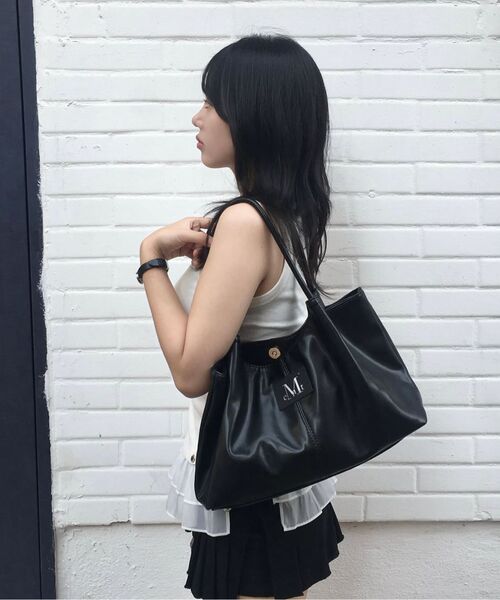 MUCENT(ムセント)の「エペ ミドル スティッチ レザー トートバッグ (男女共用)(トートバッグ・レディース・ブラック・FREE)」の21枚目の写真