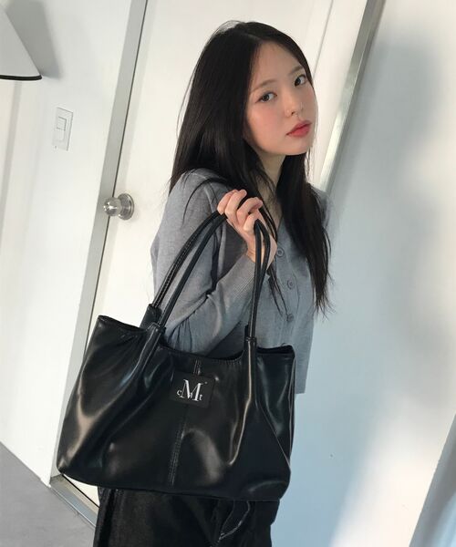 MUCENT(ムセント)の「エペ ミドル スティッチ レザー トートバッグ (男女共用)(トートバッグ・レディース・ブラック・FREE)」の22枚目の写真