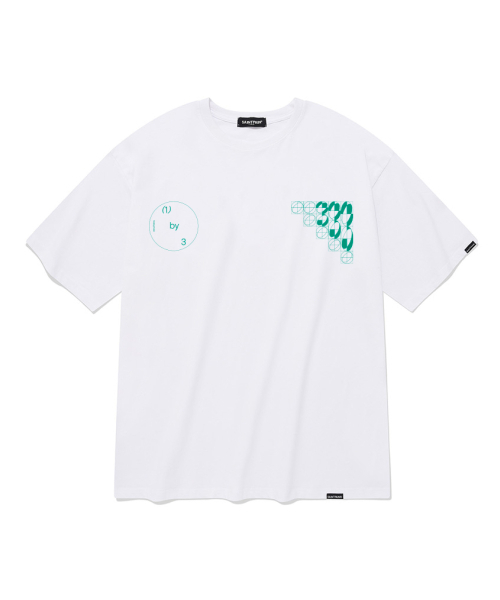 SAINTPAIN（セイントペイン）の「[セイントペイン x トライアングルスタジオ] ファーストバイスリー 半袖Tシャツ-ホワイト（Tシャツ/カットソー・レディース・その他・LARGE/MEDIUM）」の2枚目の写真