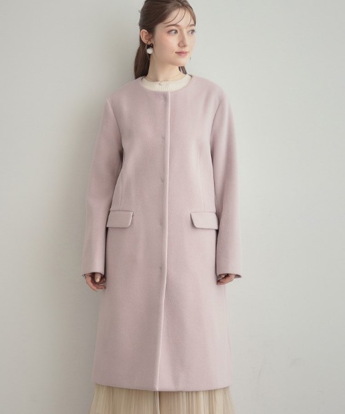 couture brooch（クチュールブローチ）の「【通勤/ビジューブローチ付き】ノーカラー ロングコート（ノーカラーコート・レディース・ライトベージュ/ピンク/ネイビー・36/38/40/42）」の4枚目の写真