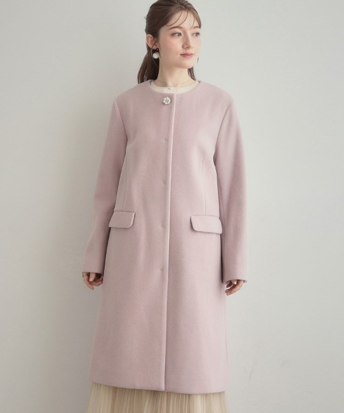 couture brooch（クチュールブローチ）の「【通勤/ビジューブローチ付き】ノーカラー ロングコート（ノーカラーコート・レディース・ライトベージュ/ピンク/ネイビー・36/38/40/42）」の17枚目の写真