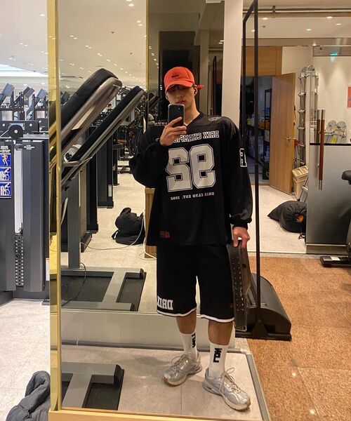 DRIX(ドリックス)の「ラグビーオーバーサイズジャージロングスリーブ_ブラック(Tシャツ/カットソー・メンズ・その他・LARGE/X-LARGE/MEDIUM/XX-LARGE)」の4枚目の写真