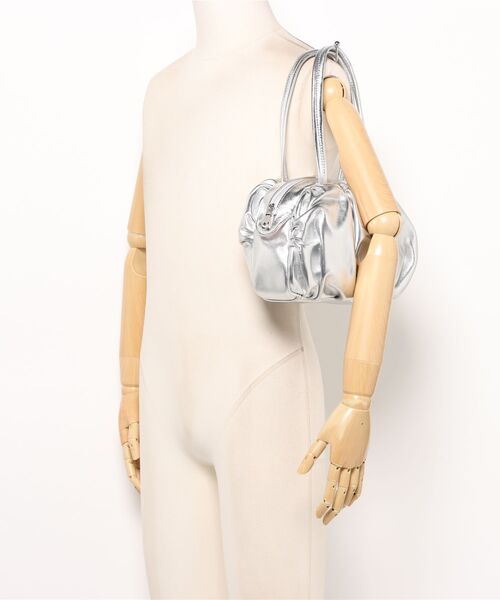 tsumori chisato CARRY（ツモリチサトキャリー）の「ミニボストン　ツモリチサト　ラムギャザー（ボストンバッグ・レディース・ラベンダー/ブラック/シルバー・FREE）」の8枚目の写真