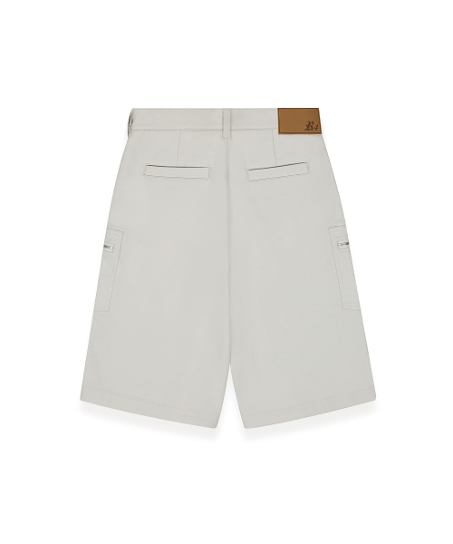 R-4（アールフォー）の「R-0032 / ZIP CARGO BERMUDA PANTS(LIGHT-CREAM)（その他パンツ・メンズ・アイボリー・MEDIUM/LARGE）」の2枚目の写真