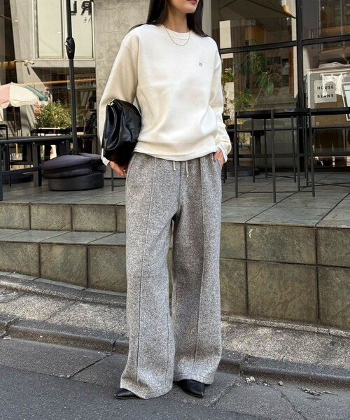 fredy emue（フレディエミュ）の「ブークレーウールイージーパンツ（その他パンツ・レディース・グレー/ブラック・36/38）」の4枚目の写真