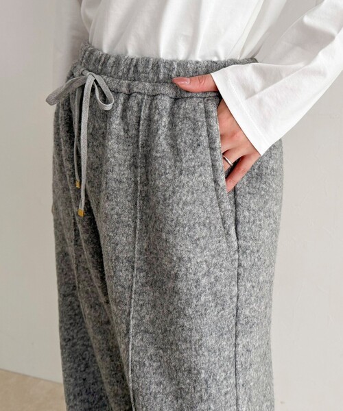 fredy emue（フレディエミュ）の「ブークレーウールイージーパンツ（その他パンツ・レディース・グレー/ブラック・36/38）」の15枚目の写真