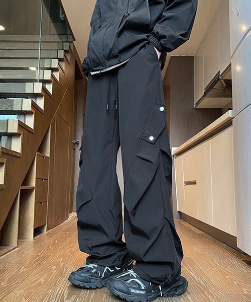 Ressaca(レサーカ)の「ルーズシルエットイージーカーゴパンツ(カーゴパンツ・メンズ・ブラック/チャコール/オフホワイト・M/XL/L)」の1枚目の写真