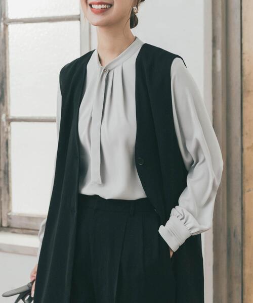 URBAN RESEARCH DOORS(アーバンリサーチドアーズ)の「リボンポイントタックブラウス(シャツ/ブラウス・レディース・ライトグレー/オフホワイト・FREE)」の13枚目の写真