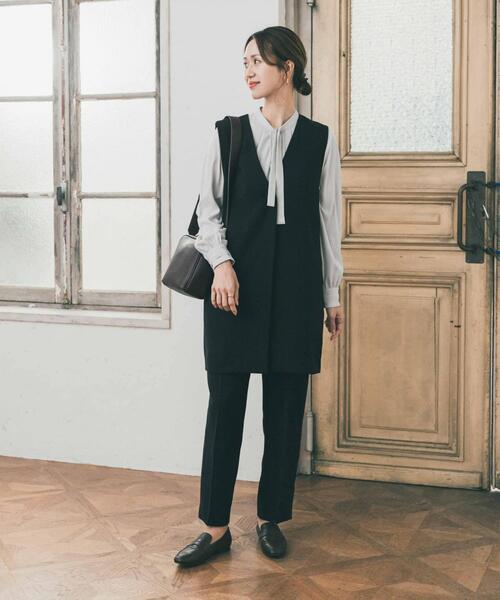 URBAN RESEARCH DOORS(アーバンリサーチドアーズ)の「リボンポイントタックブラウス(シャツ/ブラウス・レディース・ライトグレー/オフホワイト・FREE)」の9枚目の写真