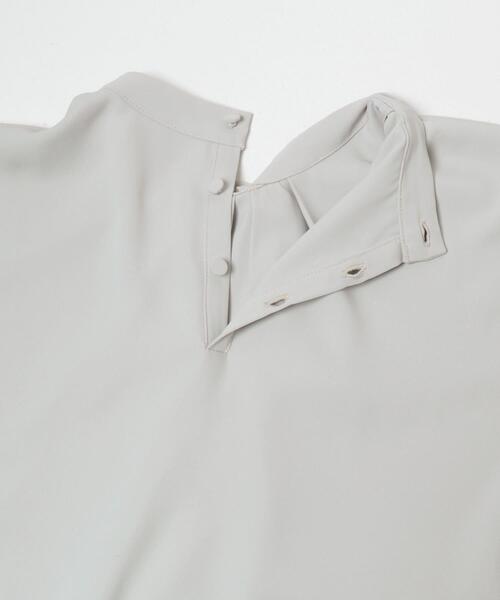 URBAN RESEARCH DOORS(アーバンリサーチドアーズ)の「リボンポイントタックブラウス(シャツ/ブラウス・レディース・ライトグレー/オフホワイト・FREE)」の5枚目の写真