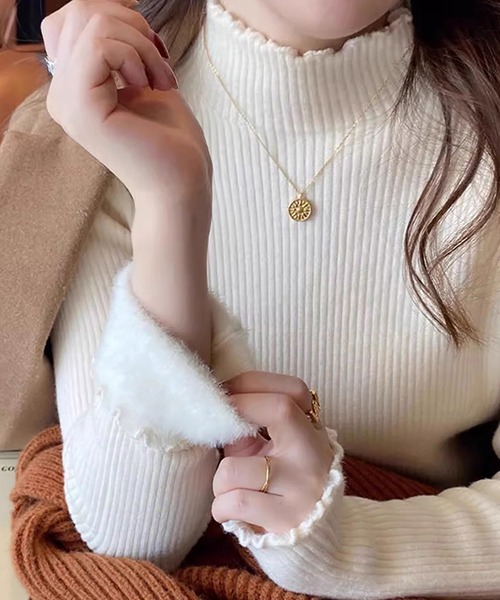 Doux Belle(ドゥーベル)の「裏起毛×フリルネックリブタートルニット(ニット/セーター・レディース・ベージュ/オフホワイト/オートミール/ブラック/ダークブラウン・FREE)」の9枚目の写真