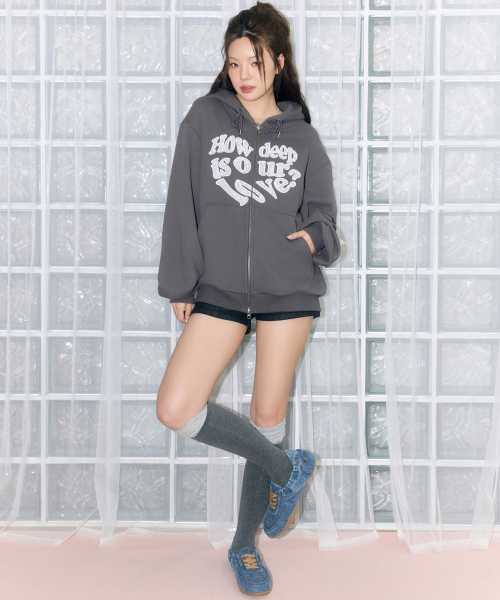 LUVISTRUE（ラヴイズトゥルー）の「LOVE PATCH HOOD ZIPUP(CHARCOAL)（パーカー・レディース・その他・FREE）」の4枚目の写真
