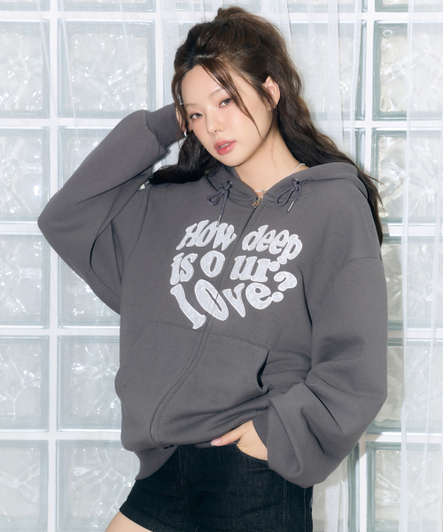 LUVISTRUE（ラヴイズトゥルー）の「LOVE PATCH HOOD ZIPUP(CHARCOAL)（パーカー・レディース・その他・FREE）」の8枚目の写真