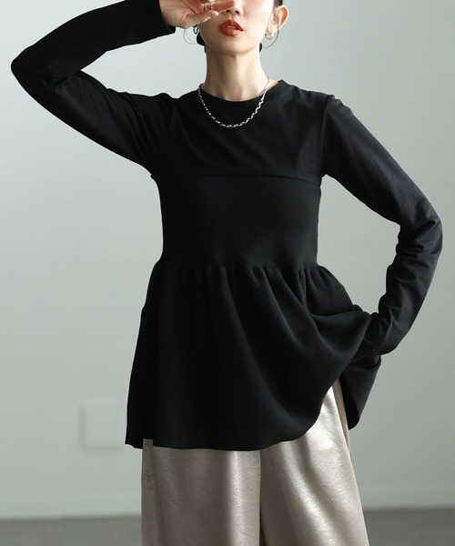 Sawa a la mode(サワアラモード)の「異素材ペプラムフレアトップス(Tシャツ/カットソー・レディース・ブラック/オフホワイト・FREE)」の1枚目の写真
