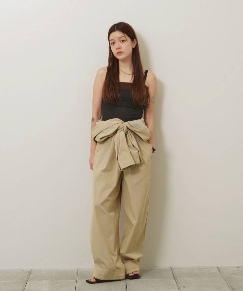 TODAYFUL(トゥデイフル)の「Twill Zip Combinaison(つなぎ/オールインワン・レディース・ベージュ/ブラック・38inch/36inch)」の3枚目の写真