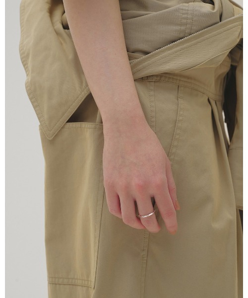 TODAYFUL(トゥデイフル)の「Twill Zip Combinaison(つなぎ/オールインワン・レディース・ベージュ/ブラック・38inch/36inch)」の16枚目の写真