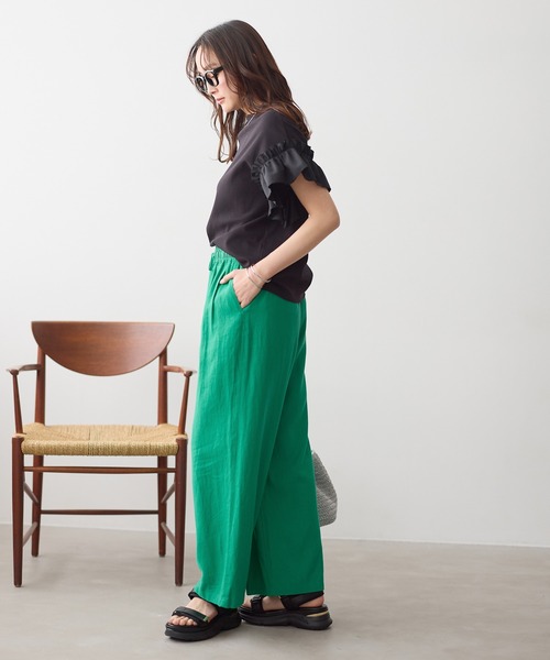 Elura(エルーラ)の「フリルショルダーTシャツ/656399(Tシャツ/カットソー・レディース・ブラック/ホワイト/ライトグレー・FREE)」の6枚目の写真