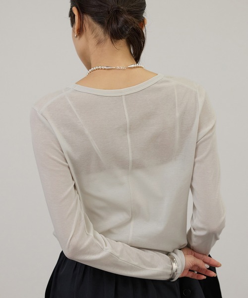 SALON adam et rope'(サロン アダム エ ロペ)の「【WEB限定】ハイツイストシアーロンT(Tシャツ/カットソー・レディース・オフホワイト/ブラック/ライトグレー・FREE)」の1枚目の写真