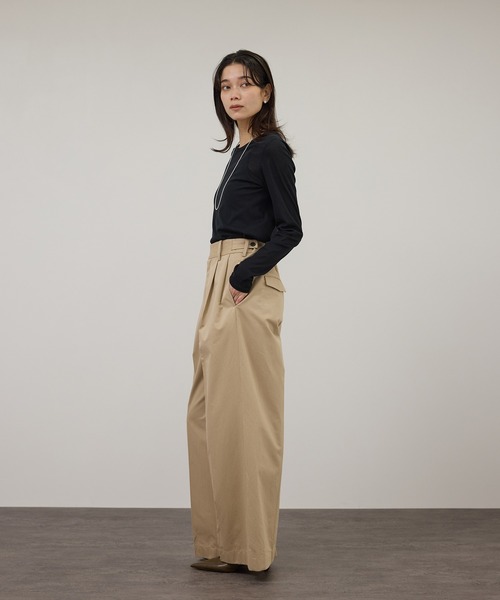 SALON adam et rope'(サロン アダム エ ロペ)の「【WEB限定】ハイツイストシアーロンT(Tシャツ/カットソー・レディース・オフホワイト/ブラック/ライトグレー・FREE)」の5枚目の写真