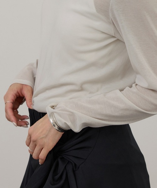 SALON adam et rope'(サロン アダム エ ロペ)の「【WEB限定】ハイツイストシアーロンT(Tシャツ/カットソー・レディース・オフホワイト/ブラック/ライトグレー・FREE)」の16枚目の写真