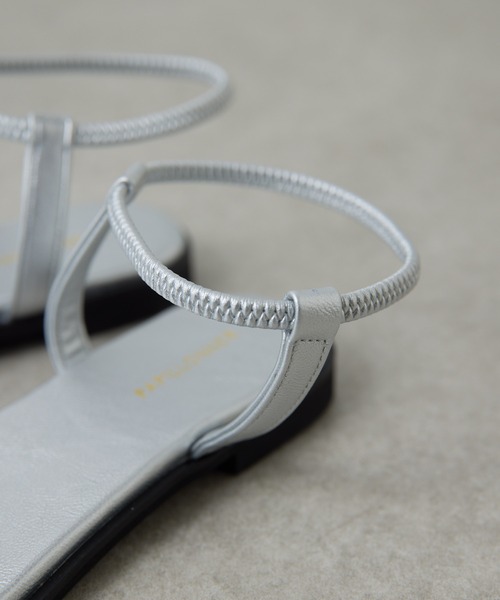 PAPILLONNER（パピヨネ）の「PAPILLONNER/フラットスクエアサンダル（サンダル・レディース・シルバー/ブラック/ベージュ・L/M/S）」の9枚目の写真