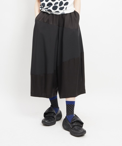 gomme(ゴム)の「バルーンツイルパンツ(その他パンツ・レディース・ブラック/カーキ/チャコールグレー・MEDIUM)」の2枚目の写真