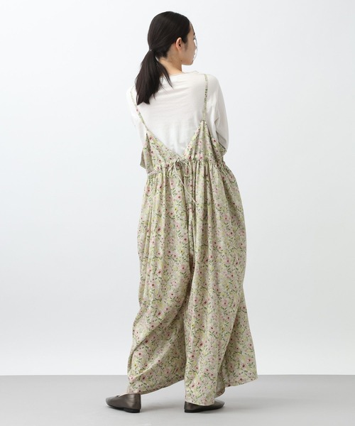 studio CLIP（スタディオクリップ）の「《natural by clip》TEN/Lフラワーサロペット（サロペット/オーバーオール・レディース・ピンク/ブルー・FREE）」の4枚目の写真