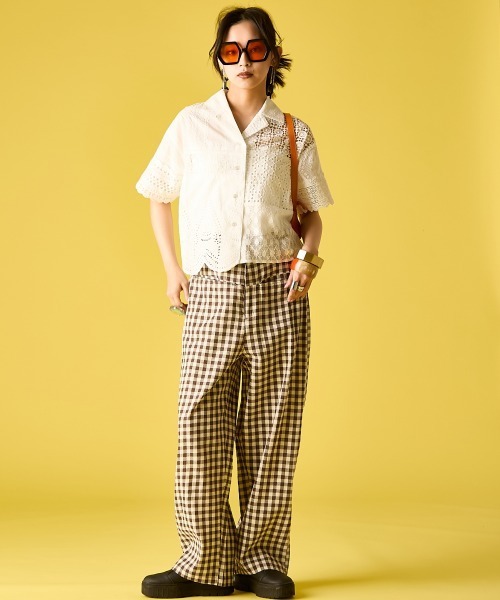 GEVS.（ジェイヴィス）の「レースパッチワークシャツ＜大きいサイズ有＞GEVS.（シャツ/ブラウス・レディース・ブラック/オフホワイト・M/L/LL/3L/5L/4L）」の3枚目の写真