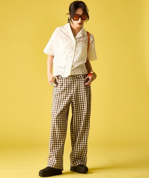 GEVS.（ジェイヴィス）の「レースパッチワークシャツ＜大きいサイズ有＞GEVS.（シャツ/ブラウス・レディース・ブラック/オフホワイト・M/L/LL/3L/5L/4L）」の4枚目の写真