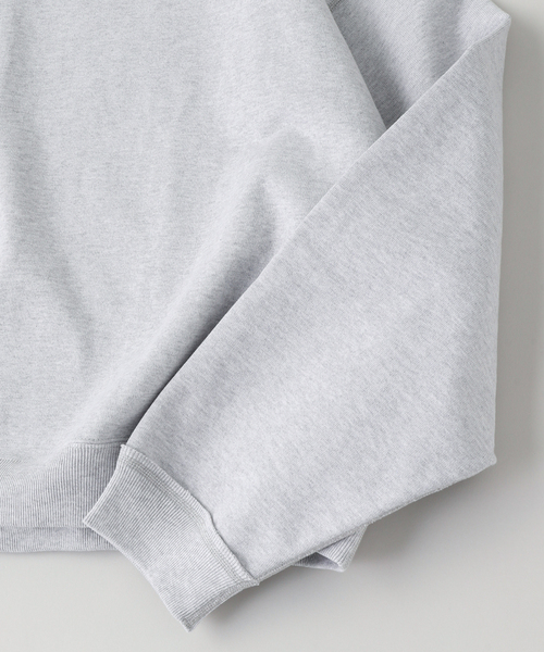 EDIFICE(エディフィス)の「MARKAWARE(マーカウェア)HUGE SHORT SWEAT(スウェット・メンズ・チャコールグレー/ブラック・1/2)」の4枚目の写真