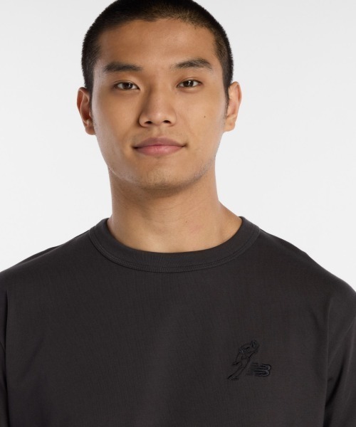 NEW BALANCE(ニューバランス)の「New Balance 大谷翔平 Signature Heavyweight Long Sleeve T-Shirt(ニューバランス 大谷翔平シグネチャーヘビーオンス長袖Tシャツ)(Tシャツ/カットソー・メンズ・ベージュ系/ブルー系/ブラック系・MEDIUM/LARGE/X-LARGE)」の6枚目の写真