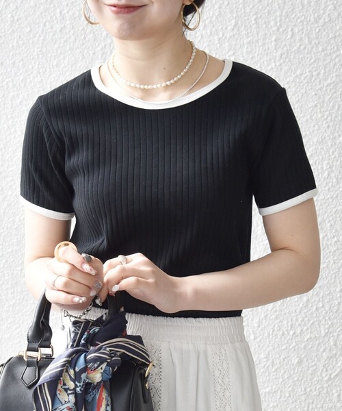 SHIPS any(シップス エニィ)の「SHIPS any:〈洗濯機可能〉テレコ リブ バイカラー ショートスリーブ TEE(Tシャツ/カットソー・レディース・ブラウン/ホワイト/ブラック・ONE SIZE)」の1枚目の写真