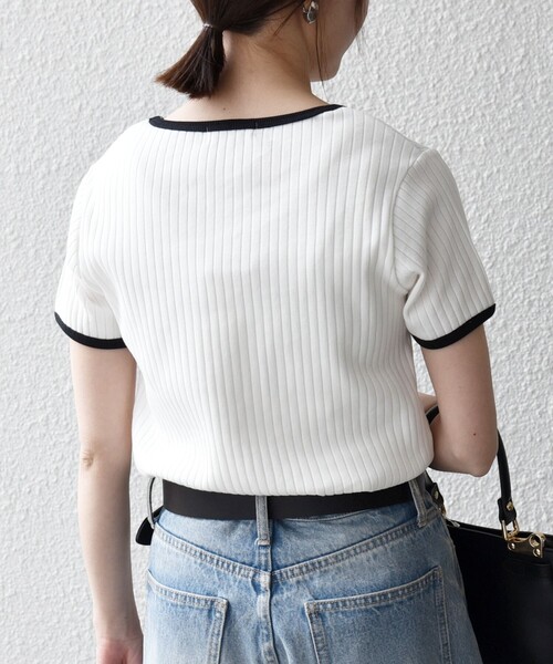 SHIPS any(シップス エニィ)の「SHIPS any:〈洗濯機可能〉テレコ リブ バイカラー ショートスリーブ TEE(Tシャツ/カットソー・レディース・ブラウン/ホワイト/ブラック・ONE SIZE)」の10枚目の写真