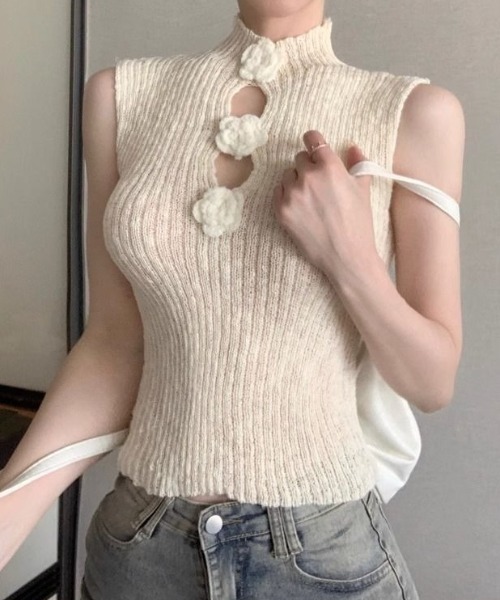 Mejoul(メジュール)の「【2026春夏新作】ハイネックフラワーモチーフフロントオープンノースリニットトップス(Tシャツ/カットソー・レディース・ブラック/アイボリー/グレー・F)」の5枚目の写真