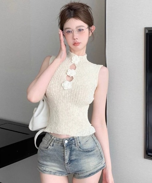 Mejoul(メジュール)の「【2026春夏新作】ハイネックフラワーモチーフフロントオープンノースリニットトップス(Tシャツ/カットソー・レディース・ブラック/アイボリー/グレー・F)」の17枚目の写真